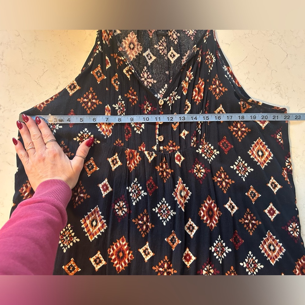 Daytrip Navy Crinkle Henley Flowy Tunic Tank Top - Picture 10 of 14